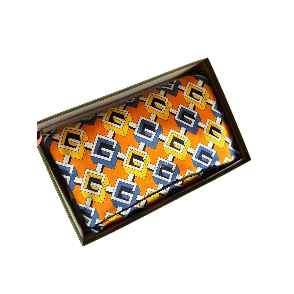 Gucci NWT Orange Silk Geometric G Cubed Travel Neck Pillow w/ Pouch